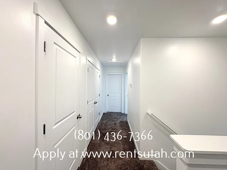 647 W Raintree Ln — Photo 34