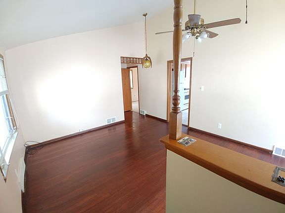 5th image of 5738 Kingsbury St