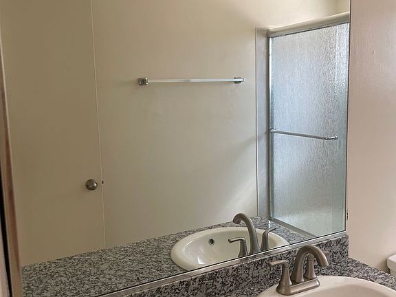 5th image of 1137 Campbell St APT 5