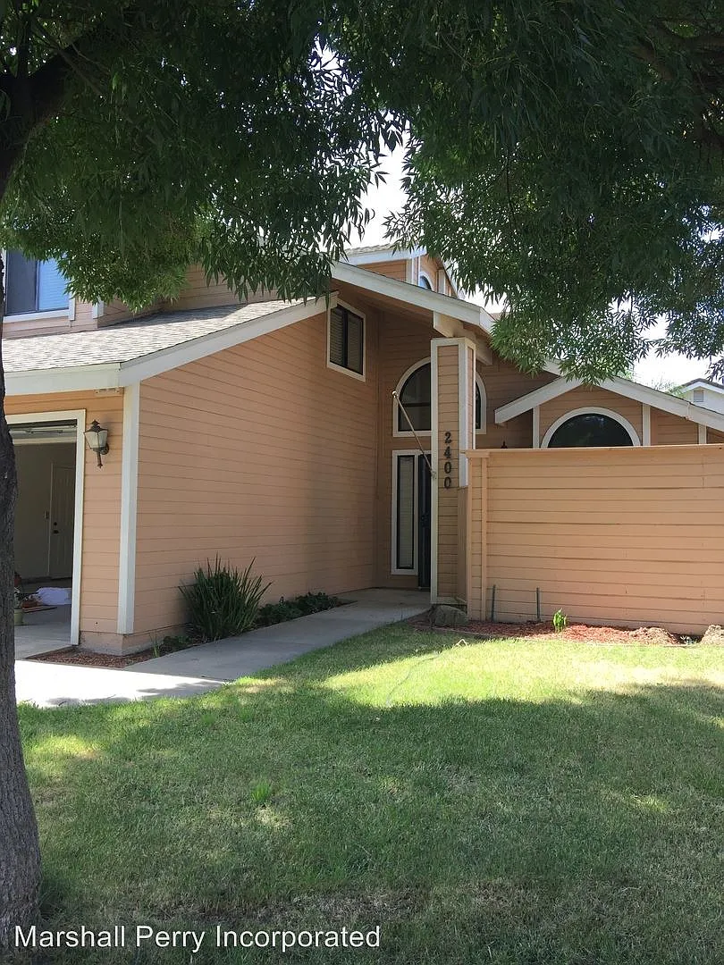 2400 Southfork Ln photo 1