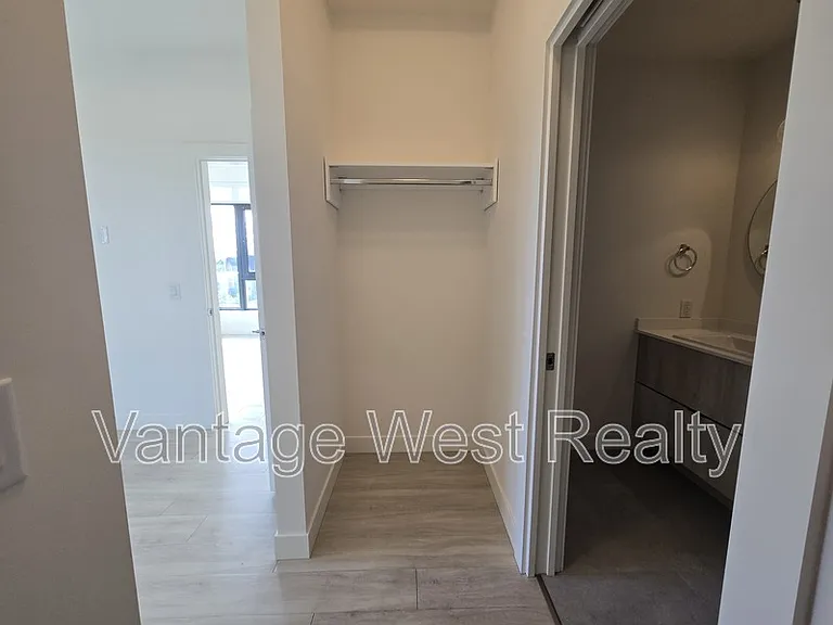 3699 Capozzi Rd #406 — Photo 15