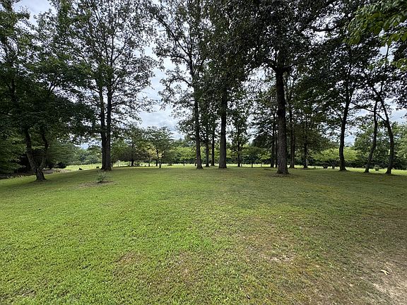 2nd image of 576 Vandagriff Rd