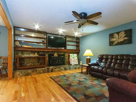 4th image of 521 S Bare Ave