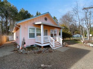 135 N 1st St, Pacific Beach, WA 98571