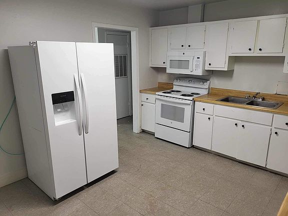 4th image of 545 Martin Luther King Dr #28
