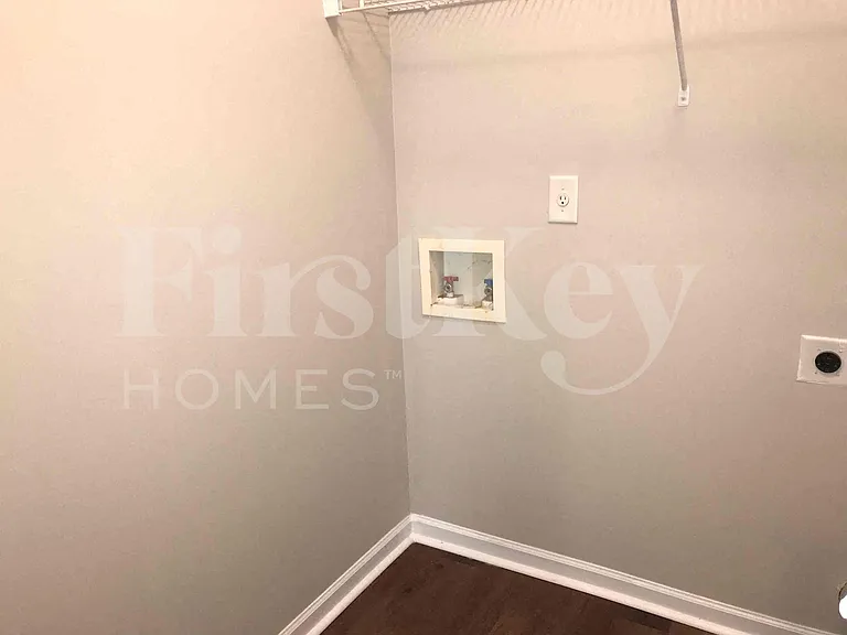 311 Azalea Loop — Photo 4