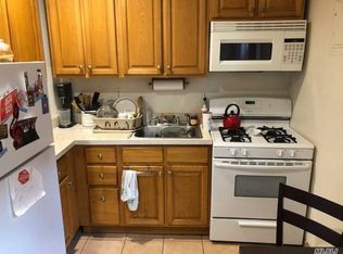 4206 205th St, Bayside, NY 11361