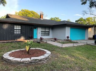 17611 Meadowbridge Dr, Lutz, FL 33549