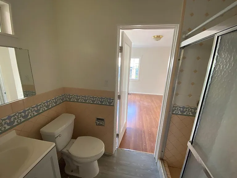 1064 Newby St — Photo 5