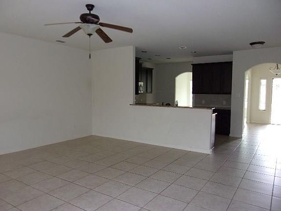 5th image of 413 Winchester Dr
