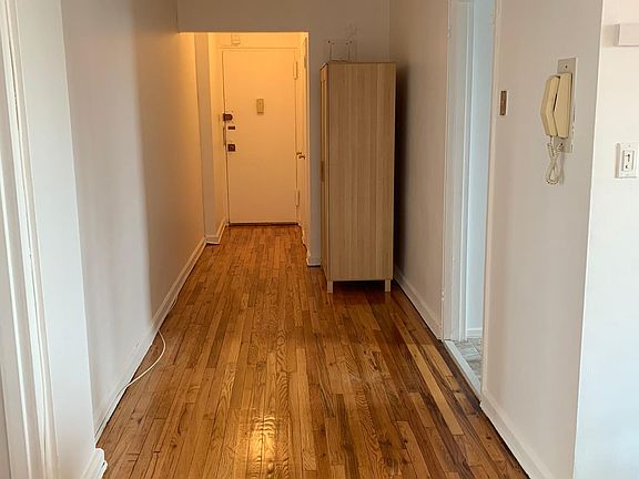 3rd image of 1717 E 18th St #105