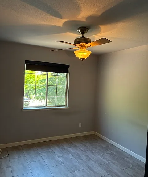 917 Arrowhead Ter — Photo 10