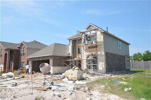 1st image of 13902 Goodridge Dr