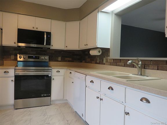 5th image of 5909 Chelsea Cove N