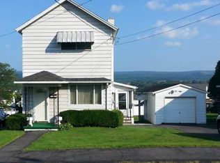 110 6th St, Blakely, PA 18447