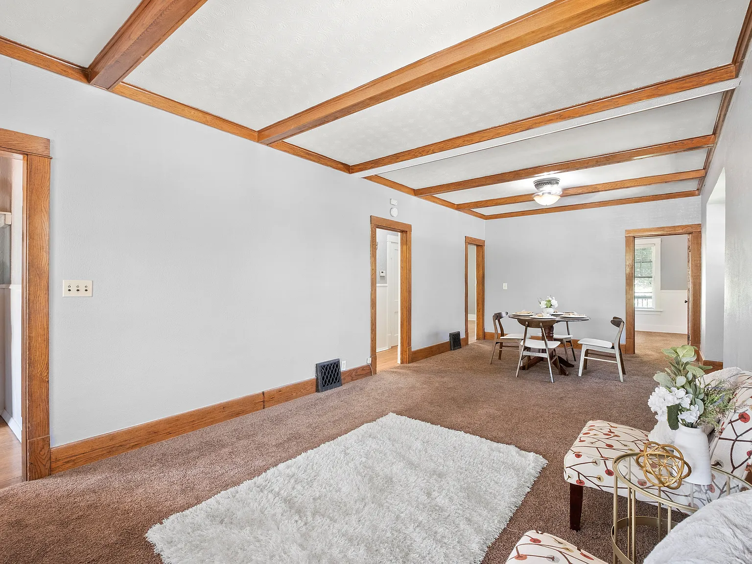 2 bed, 1500 sqft, $1,600 — Photo 2