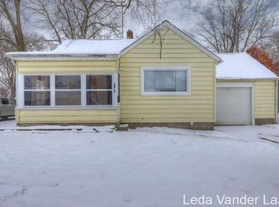 2819 Charlesgate Ave SW, Wyoming, MI 49509