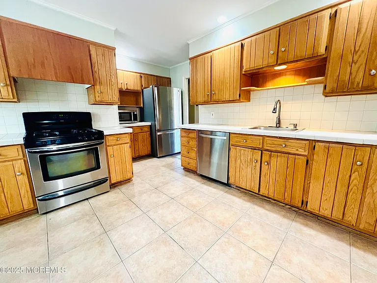 8 Corey Dr — Photo 7