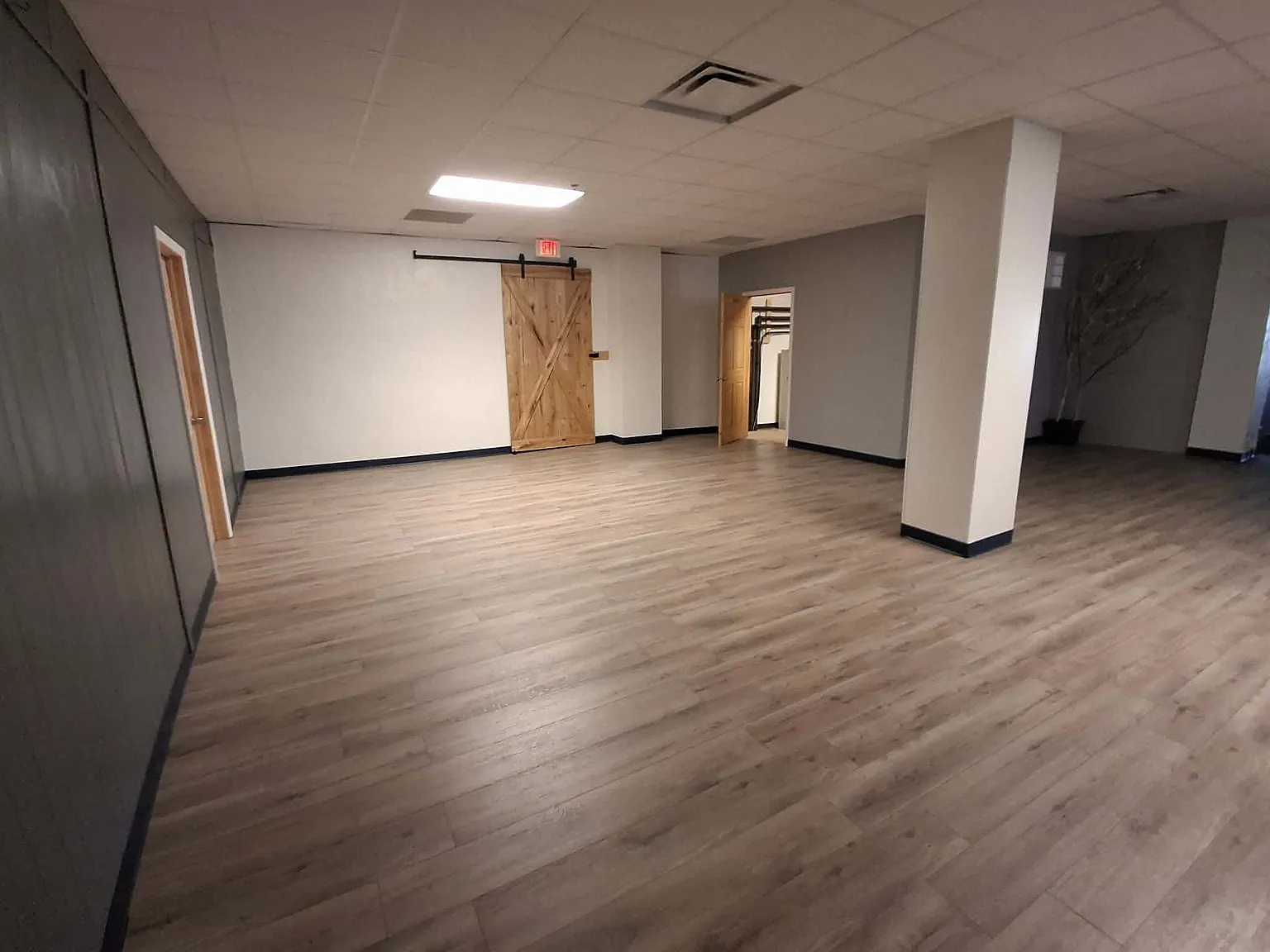 Studio, 3000 sqft, $2,100 — Photo 3