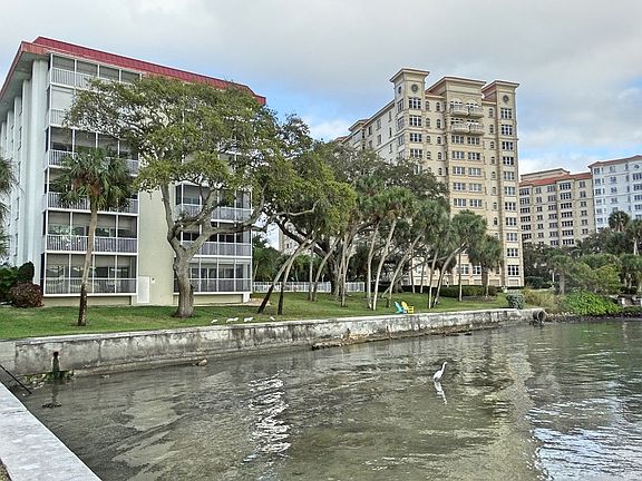 Bays Bluff Waterview