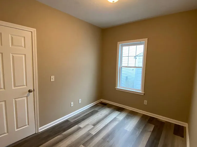 125 Walnut St #127-1/2 — Photo 6