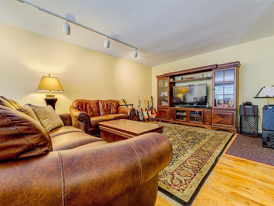 1st image of 32 Pearsall Avenue #2F