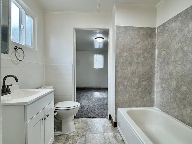 5948-5950 N John Ave — Photo 22