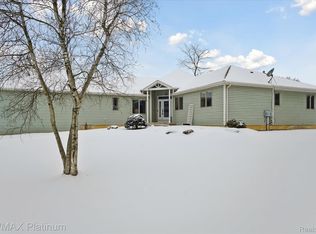 6213 Bergin Rd, Howell, MI 48843