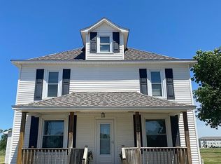 915 24th Ave NE, Aberdeen, SD 57401