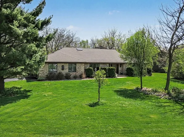 2304 Riivendell Dr, New Lenox, IL 60451