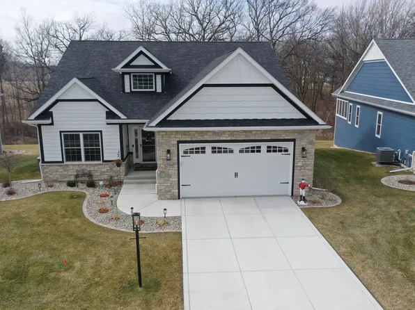 12662 Creekside Dr, Cedar Lake, IN 46303
