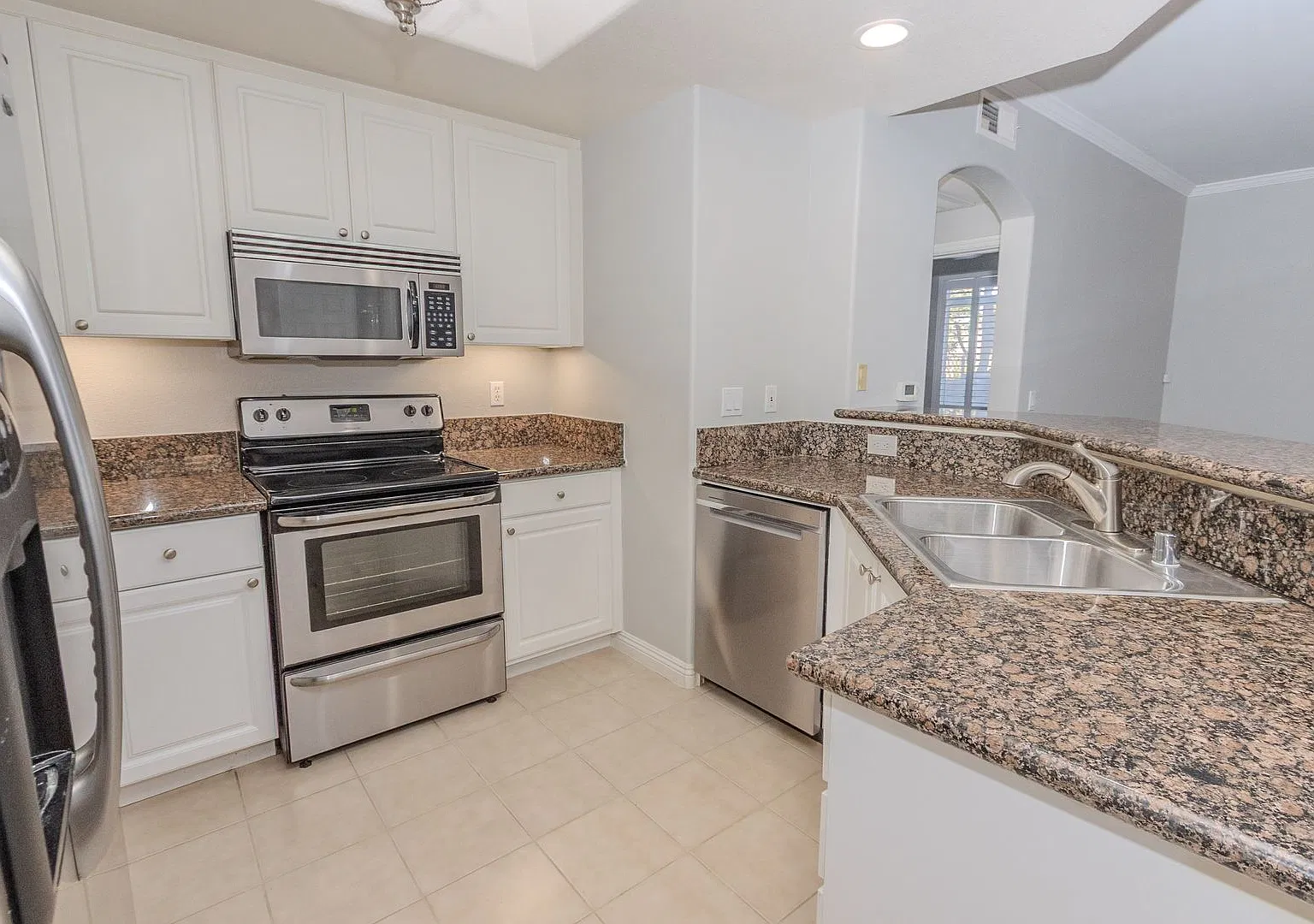 Beautiful 2 Bed/2 Bath + Office with Large Private Patio at Regents La Jolla/UTC! — Photo 3