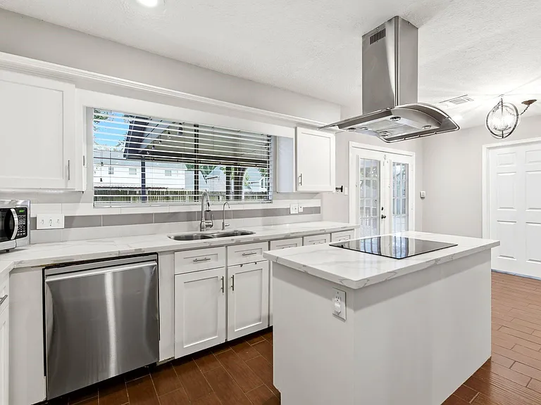 6307 Jadecrest Dr — Photo 22