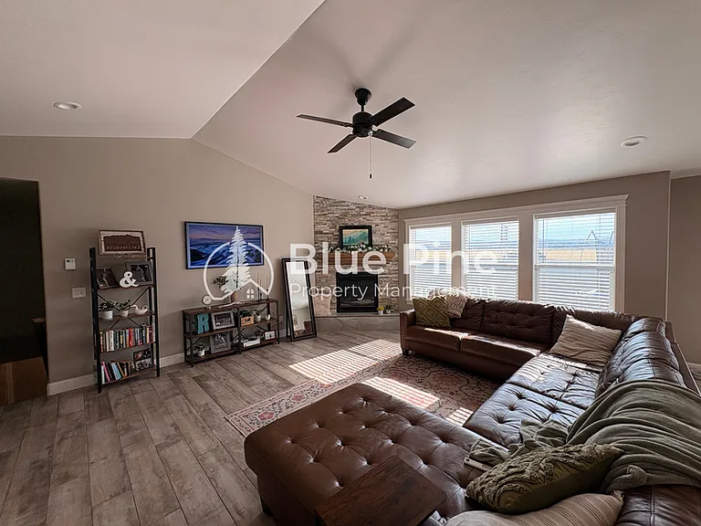 1890 Mesa Canyon Dr — Photo 5
