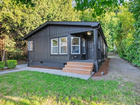 1218 W C St, Rainier, OR 97048