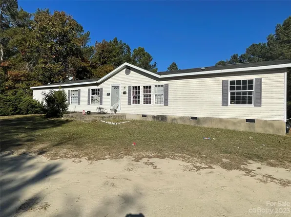 1496 Juniper Ct, West End, NC 27376