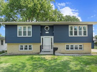 3029 W 9th St, Waterloo, IA 50702