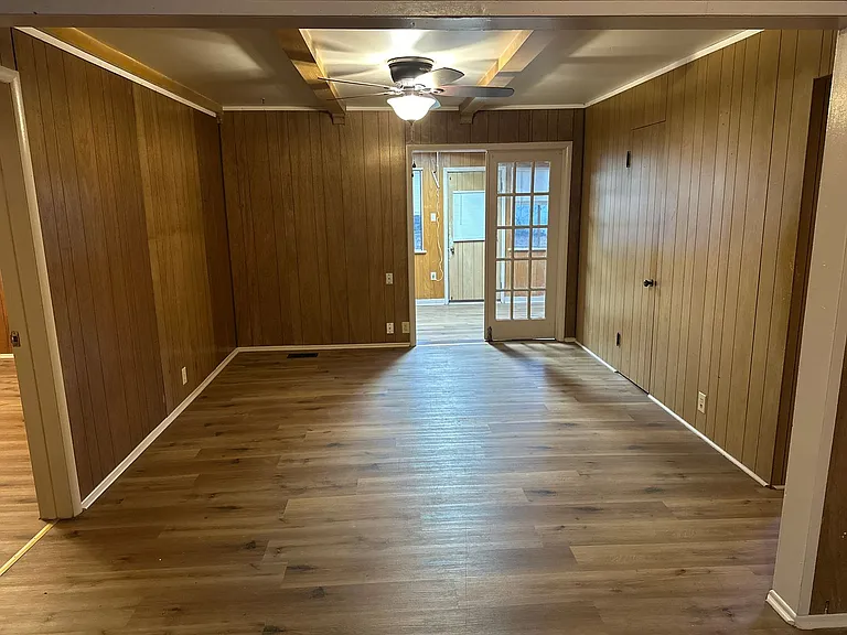 1421 W Huntsville Ave — Photo 12