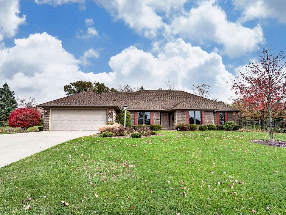 1st image of 9826 Silver Lake Ct