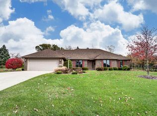 9826 Silver Lake Ct, Fort Wayne, IN 46825