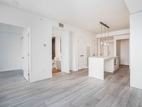 5th image of 706-615 6th Ave SE #706