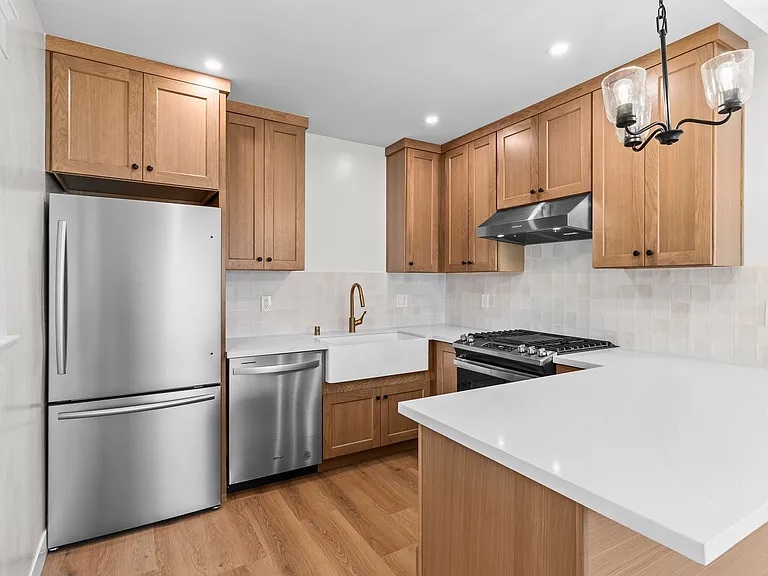 526 Lime Avenue — Photo 8