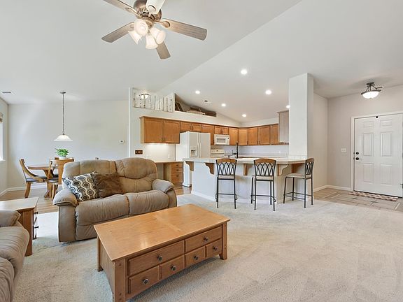 3rd image of 247 Silverton Ct