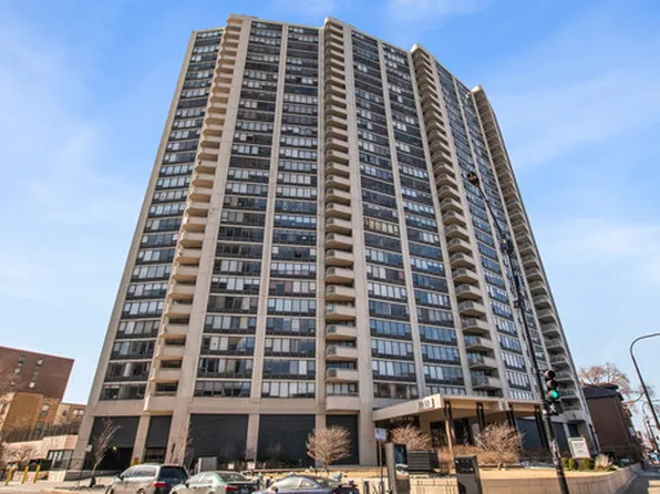 3930 N Pine Grove Ave APT 1106, Chicago, IL 60613