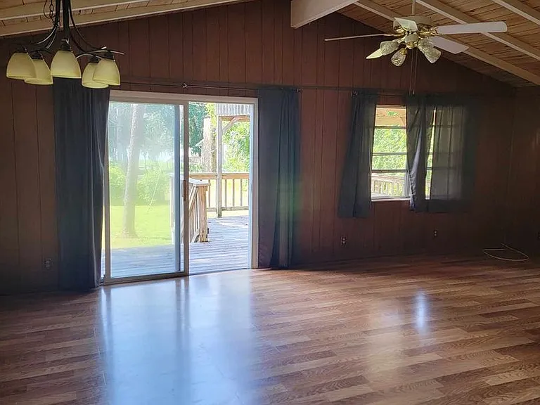 8849 S Lakeshore Dr — Photo 3