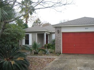 2005 Commodore Dr, Navarre, FL 32566