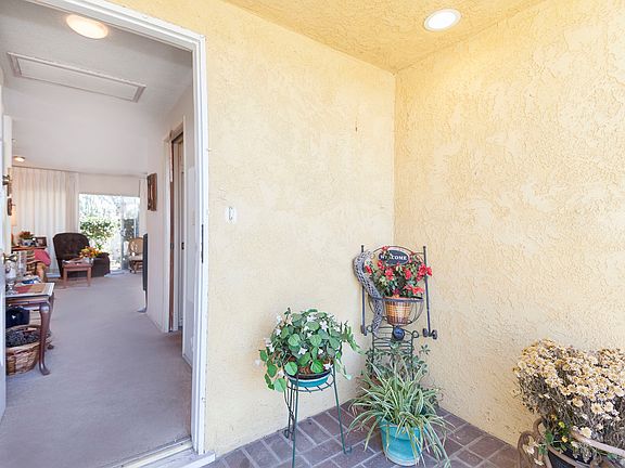 5th image of 8904 Garibaldi Ave