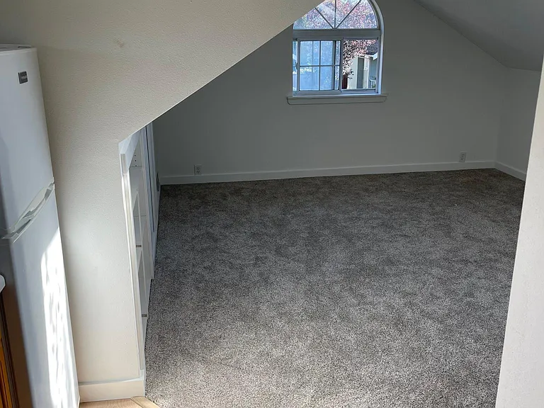 1206 N Anderson St — Photo 23