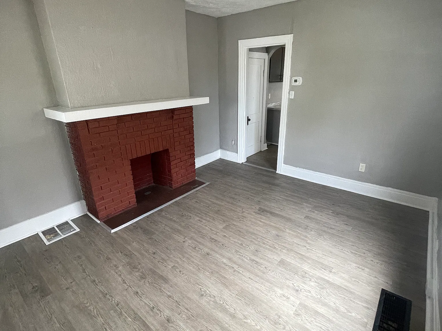 2 bed, 1.5 bath, 900 sqft, $800 — Photo 4