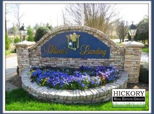 9 Players Ridge Rd, Hickory, NC 28601